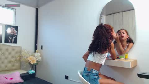 Abigail online show from December 20, 1:18 pm