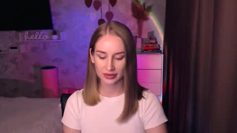 Snapshot of abigail_flex chatting on October 8, 6:47 pm Anna online show from October 8, 6:47 pm