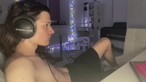 hi  cum in pvt noi extra tip online show from April 30, 6:57 pm