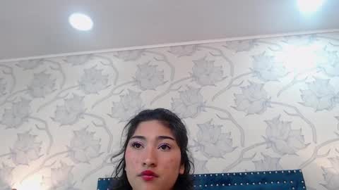 abril  online show from December 24, 2:44 pm