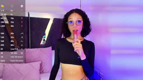 Snapshot of abril_lee__ chatting on February 17, 7:55 pm  Abril  online show from February 17, 7:55 pm