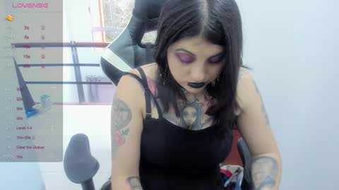 Alice online show from November 18, 3:59 pm