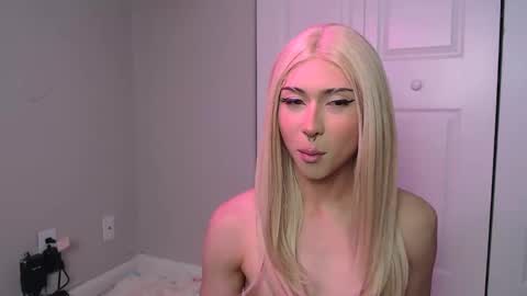 Snapshot of acidhandmethod chatting on October 7, 7:59 am  Acid  online show from October 7, 7:59 am