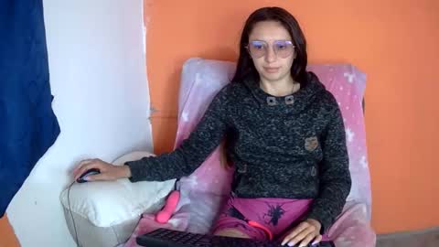 Ada naugthy28 online show from June 7, 9:09 pm