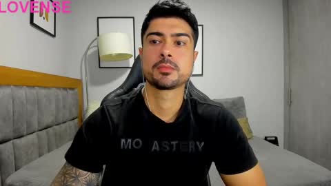 Snapshot of adam_clarke chatting on October 22, 12:36 am adam clarke online show from October 22, 12:36 am
