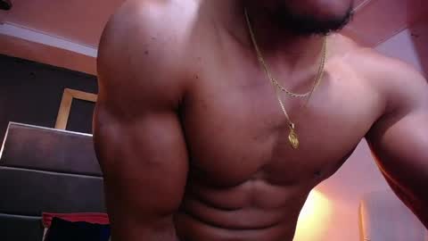 adam_fit19cm online show from April 18, 7:07 pm