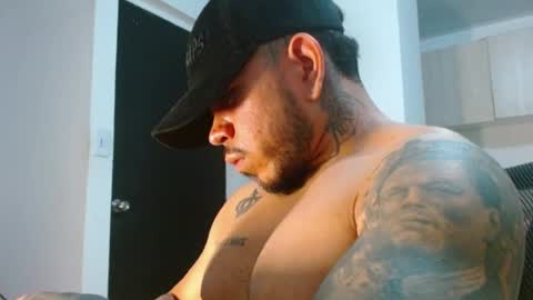 adam shilder7 online show from April 21, 2:51 am