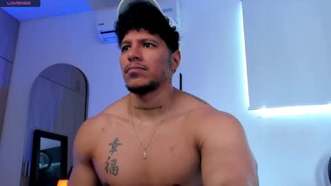 adambrocs1 online show from April 15, 2:53 pm