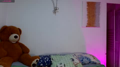 ADAMS Y NIKI online show from February 9, 3:00 am