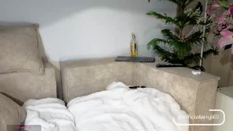 A D D I S O N  online show from October 30, 6:08 pm