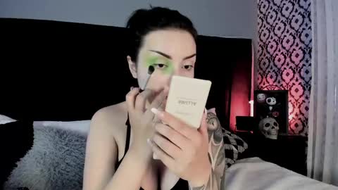 Ade  online show from April 22, 8:05 pm