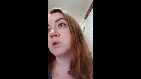 Adel online show from December 16, 3:40 pm