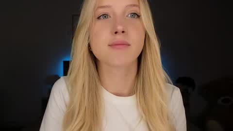 Adele online show from March 29, 9:05 pm