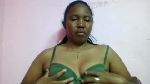 adelealy online show from July 14, 10:54 am