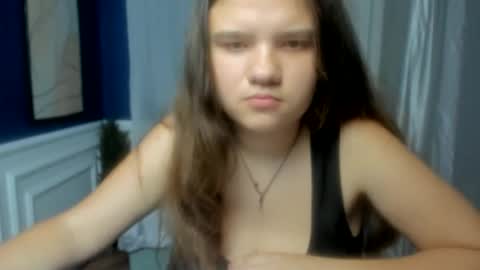adelecruzz online show from June 6, 11:49 am