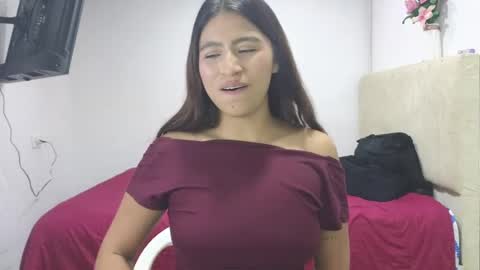adellein foxx online show from July 22, 11:51 pm
