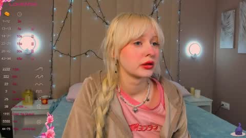 adelesilvy online show from April 2, 1:35 am