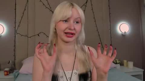 adelesilvy online show from March 3, 1:56 am