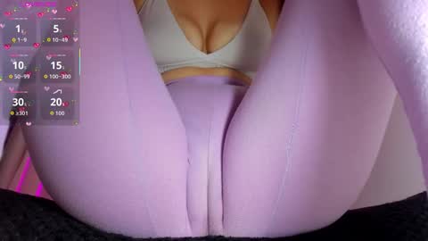 adelinaconte1 online show from February 16, 3:32 pm