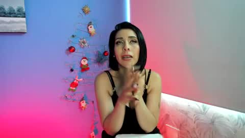 Adelle online show from December 31, 5:18 pm