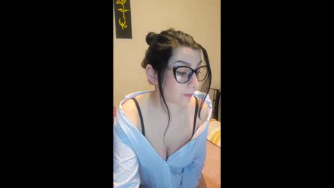 Adelle online show from March 2, 7:15 am