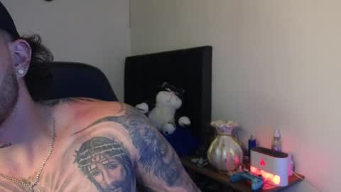 Ades online show from April 9, 9:04 am