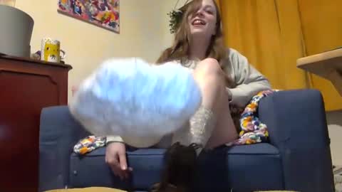 Queen Bunny online show from December 27, 9:00 pm