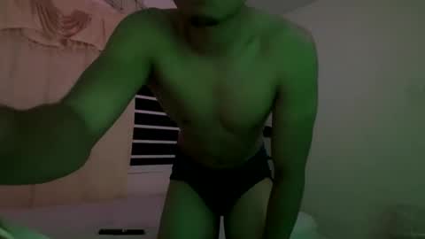 adriancho2408 online show from May 5, 4:52 am