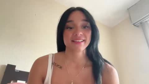 Snapshot of adriannarodriguez chatting on February 26, 8:25 pm Adrianna  online show from February 26, 8:25 pm