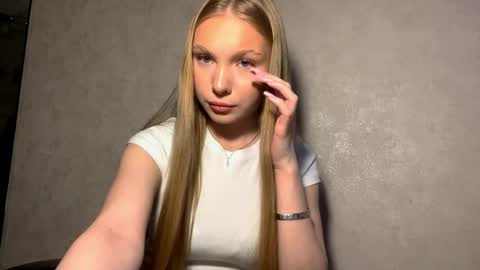 Caroline online show from April 12, 3:27 pm