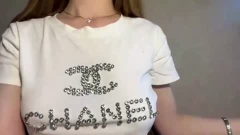 Caroline online show from July 25, 4:16 pm