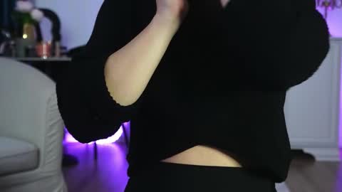 Aelia online show from November 2, 3:50 am