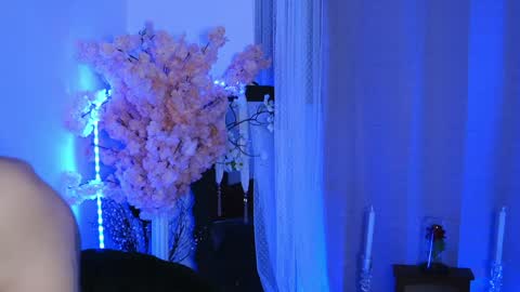 Aelia online show from March 30, 5:35 pm