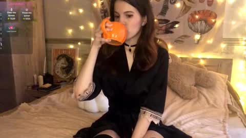 Arielle online show from November 24, 7:51 am