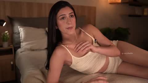 Snapshot of afrodita__25 chatting on October 10, 12:16 am Emma online show from October 10, 12:16 am