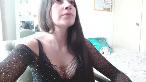 afrodithaa_ online show from April 15, 7:06 pm