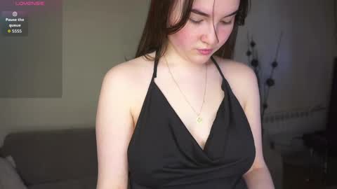 Lana  1800 - 0330 UTC   Mia 0700- 1630 UTC online show from April 22, 6:09 am