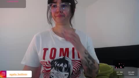 Snapshot of agata_bolton chatting on October 6, 9:43 pm Agata online show from October 6, 9:43 pm
