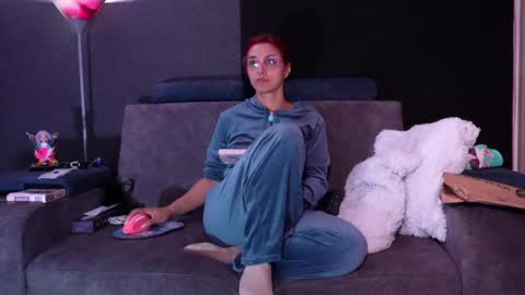 Agata Collinss online show from September 18, 7:01 am