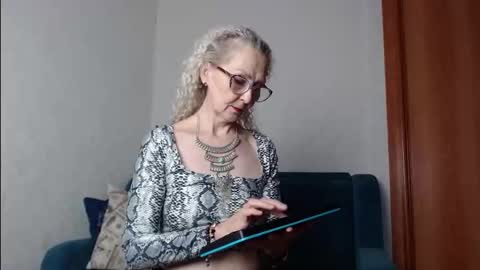 Snapshot of agatha_moore_ chatting on October 22, 9:34 am Agatha online show from October 22, 9:34 am