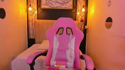 agatha online show from March 4, 12:18 am