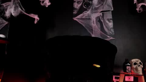 agnes_jones online show from October 18, 12:15 am