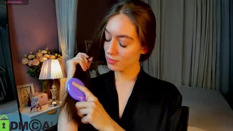 agnes wells online show from November 2, 9:20 am