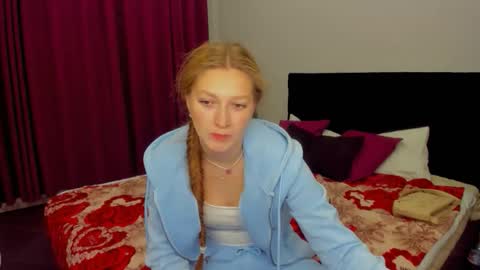 Snapshot of agnesarden chatting on October 18, 6:56 pm AgnesArden online show from October 18, 6:56 pm