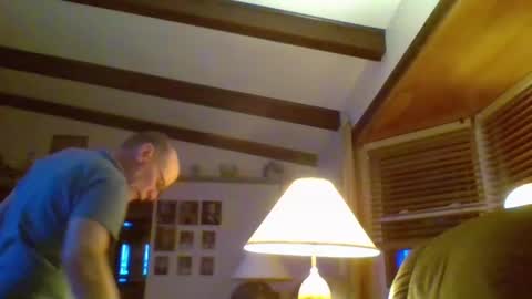 aguynrkfrd online show from January 12, 10:12 am