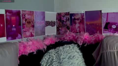Snapshot of ahriangel chatting on December 27, 3:04 pm AhriAngel  OF ahriangel online show from December 27, 3:04 pm