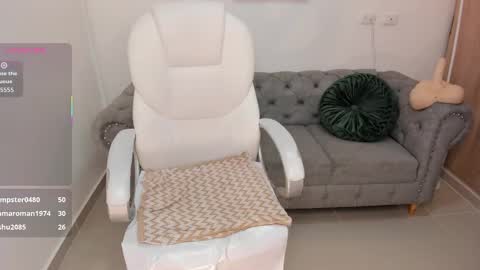 AIDA ADAMS online show from November 21, 8:18 pm