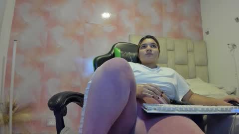 karoline  online show from October 12, 8:10 pm