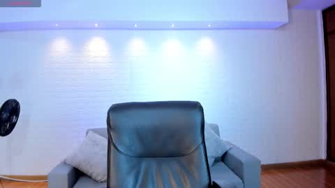 aidajoness online show from November 6, 12:08 pm