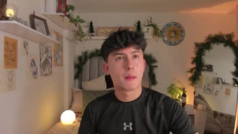 A H  online show from November 23, 8:29 pm